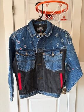 Dakota Blue Denim Jacket Distressed Size M (12/14) Unisex Adult or Juniors